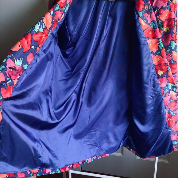 Vintage 90s Silk Floral Oversized Blazer - Picture 6 of 6